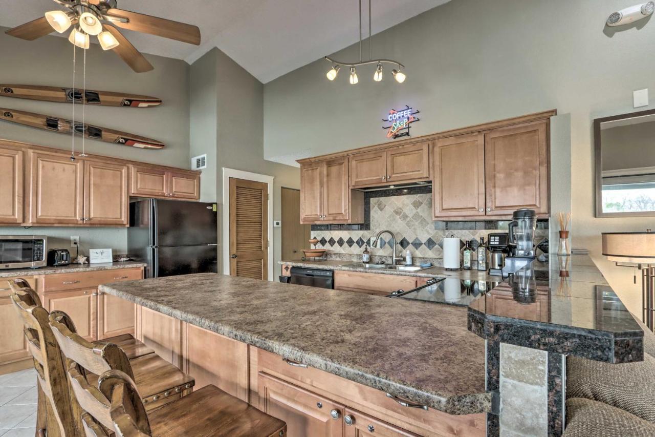 Osage Beach Condo With Lake Of The Ozarks Views Exteriör bild